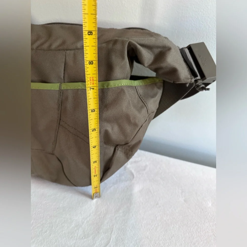 Lowepro Olive Green Passport Sling II Camera Bag/Travelbag